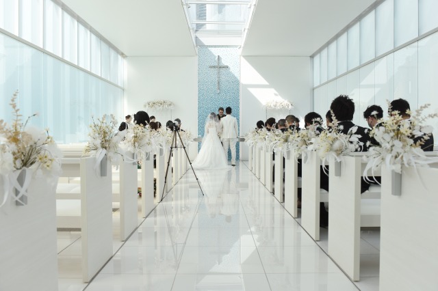 神戸の港町　海を見渡せる開放的な空間で迎える結婚式